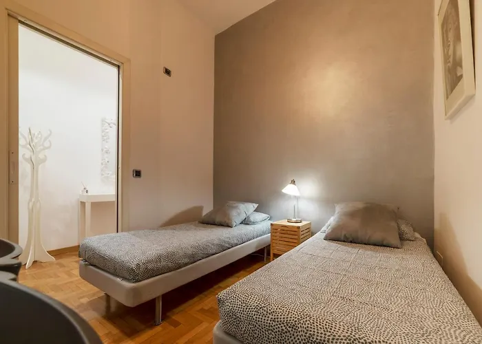 Piazza San Cosimato & Trastevere * רומא